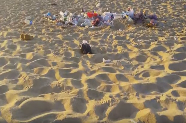 d-251992une-plage-depotoir-a-ciel-ouvert-video-628a4 Plage Alger