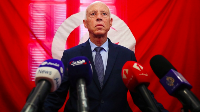 Tunisie: Prolongation du gel du Parlement, législatives en 2022 et réformes soumises à référendum