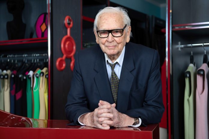 Le couturier français Pierre Cardin est mort