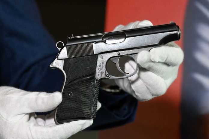 Le pistolet de Sean Connery dans le premier James Bond vendu 256.000 dollars