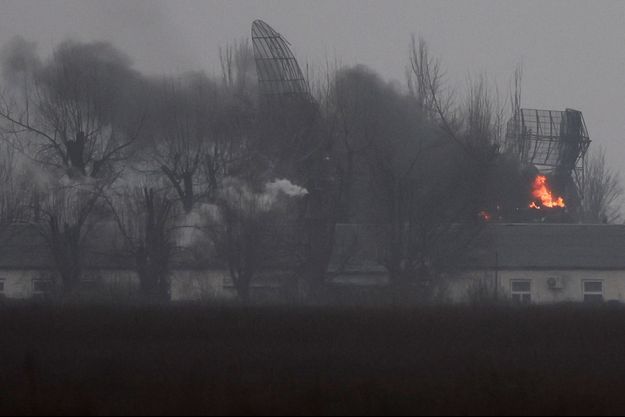 Guerre en Ukraine : L'OTAN examine la situation, mais n'entre pas en confrontation contre la Russie Guerre en Ukraine : L'OTAN examine la situation, mais n'entre pas en confrontation contre la Russie