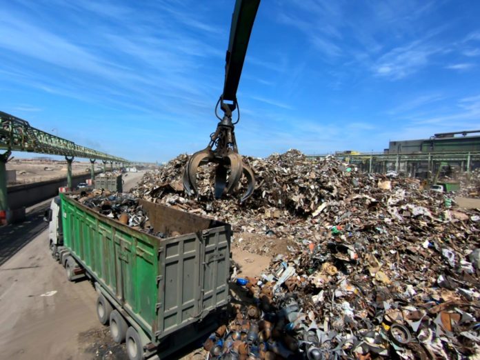 Environnement: signature d’un accord de partenariat dans le recyclage des déchets industriels