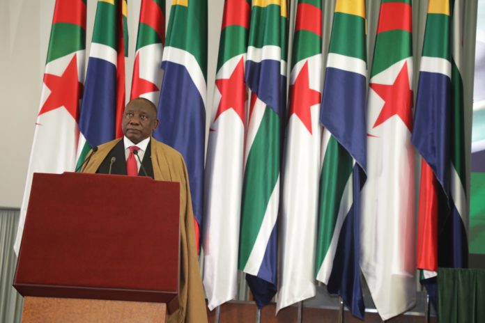 Cyril Ramaphosa devant le Parlement algérien : "Nous devons être ensemble pour réformer le système mondial et financier "