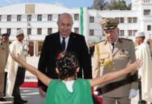 Tebboune en visite au MDN : « Notre armée s’est adaptée à la guerre hybride, à la cyberguerre et à l’intelligence artificielle » Tebboune en visite au MDN : "Notre armée s’est adaptée à la guerre hybride, à la cyberguerre et à l’intelligence artificielle"